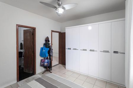 Casa à venda com 190m², 3 quartos e 2 vagas Casa à venda com 190m², 3 quartos e 2 vagasSuíte