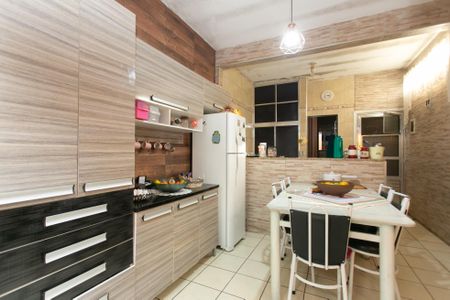 Casa à venda com 270m², 3 quartos e 3 vagas Casa à venda com 270m², 3 quartos e 3 vagasCozinha 2