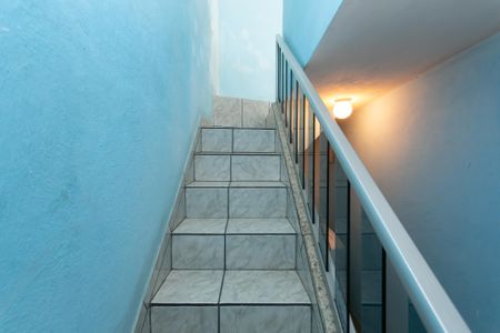 Casa à venda com 270m², 3 quartos e 3 vagas Casa à venda com 270m², 3 quartos e 3 vagasEscada