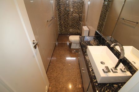 Apartamento à venda com 155m², 3 quartos e 3 vagasBanheiro 2