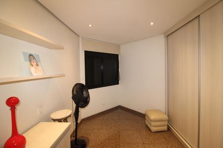Apartamento à venda com 155m², 3 quartos e 3 vagasQuarto 2