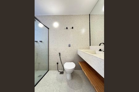 Apartamento para alugar com 107m², 3 quartos e 1 vaga Apartamento para alugar com 107m², 3 quartos e 1 vagaBanheiro da Suíte