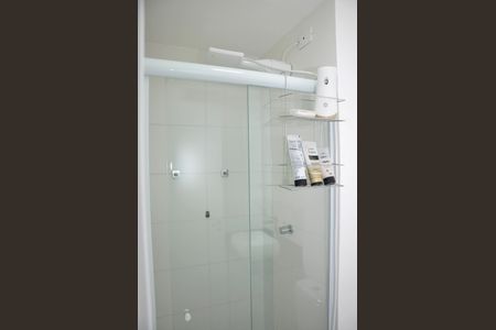 Apartamento para alugar com 32m², 2 quartos e sem vaga Apartamento para alugar com 32m², 2 quartos e sem vagaDetalhe - Banheiro Social