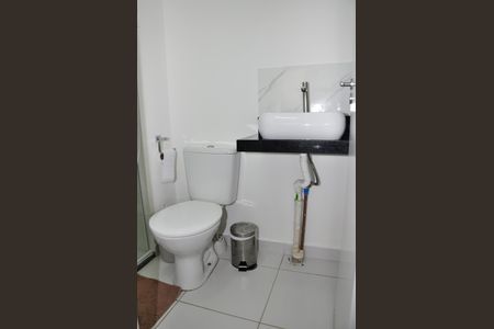 Apartamento para alugar com 32m², 2 quartos e sem vaga Apartamento para alugar com 32m², 2 quartos e sem vagaDetalhe - Banheiro Social