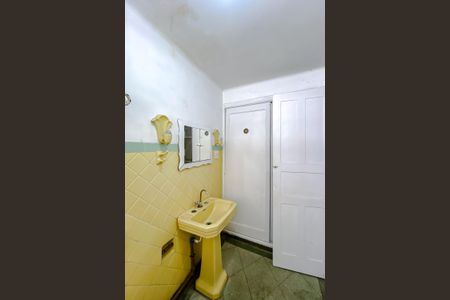 Casa para alugar com 248m², 3 quartos e 2 vagasBanheiro