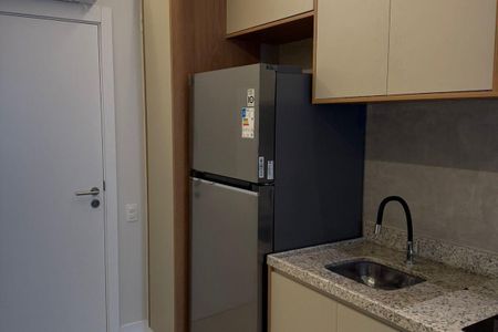 Studio à venda com 25m², 1 quarto e sem vagaCozinha com geladeira e pia de granito, iluminada com boa qualidade de luz.