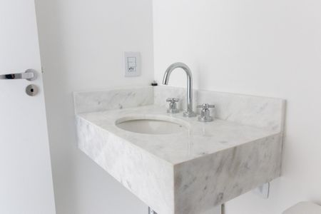 Banheiro de kitnet/studio à venda com 1 quarto, 46m² em Taquaral, Campinas