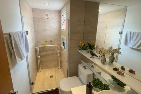 Apartamento à venda com 2 quartos, 67m² em Vila Azevedo, São Paulo