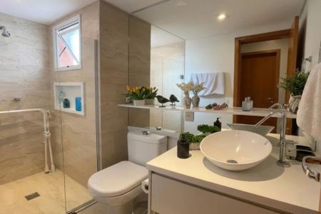 Apartamento à venda com 2 quartos, 67m² em Vila Azevedo, São Paulo