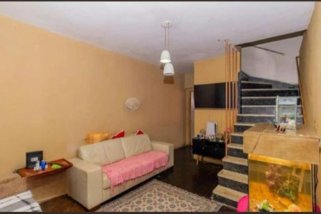 Casa à venda com 2 quartos, 140m² em Vila Nivi, São Paulo