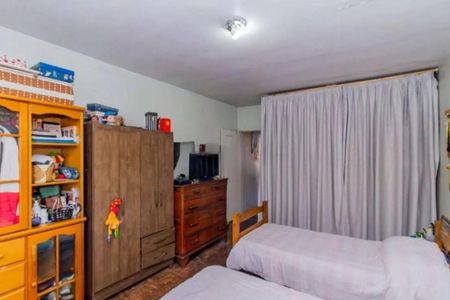 Casa à venda com 2 quartos, 140m² em Vila Nivi, São Paulo