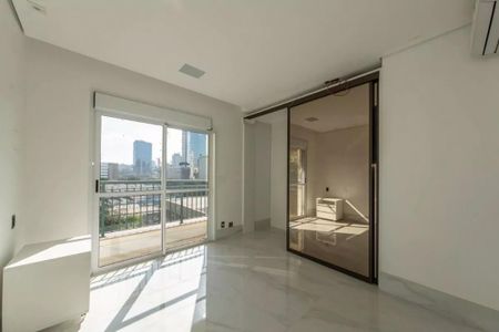 Apartamento à venda com 205m², 4 quartos e 4 vagasParede com janela e vista para o centro da cidade, com um balcão e uma porta de vidro.