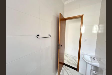 Casa à venda com 100m², 3 quartos e 2 vagas Casa à venda com 100m², 3 quartos e 2 vagasBanheiro 1