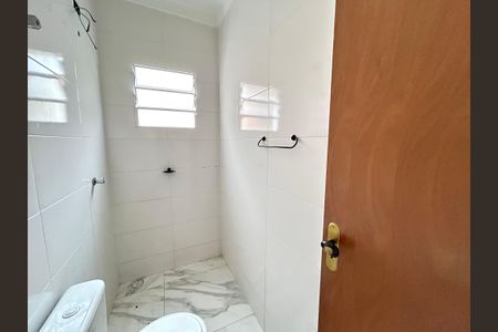 Casa à venda com 100m², 3 quartos e 2 vagas Casa à venda com 100m², 3 quartos e 2 vagasBanheiro 1