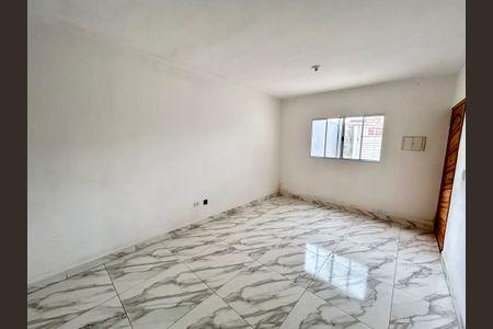 Casa à venda com 100m², 3 quartos e 2 vagas Casa à venda com 100m², 3 quartos e 2 vagasSala