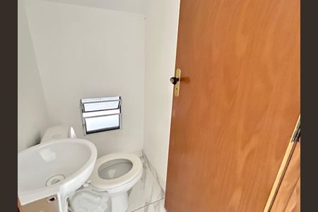 Casa à venda com 100m², 3 quartos e 2 vagas Casa à venda com 100m², 3 quartos e 2 vagasBanheiro 2