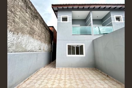 Casa à venda com 100m², 3 quartos e 2 vagas Casa à venda com 100m², 3 quartos e 2 vagasGaragem