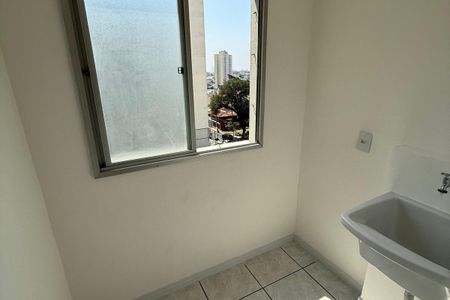 Vista da janela para o lado de fora, com edifícios e árvores visíveis. de apartamento à venda com 3 quartos, 71m² em Assunção, São Bernardo do Campo