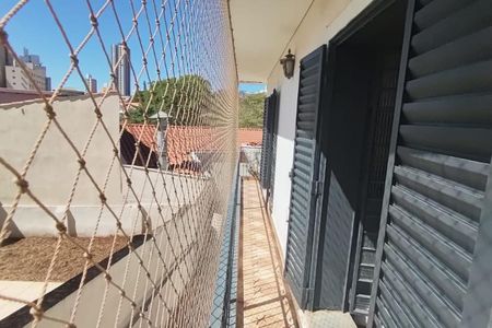 Casa à venda com 260m², 4 quartos e 3 vagasPátio com vista para a cidade, com jardim e churrasqueira, em um apartamento com cobertura.