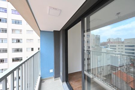 Studio à venda com 28m², 1 quarto e sem vaga Studio à venda com 28m², 1 quarto e sem vagaVaranda