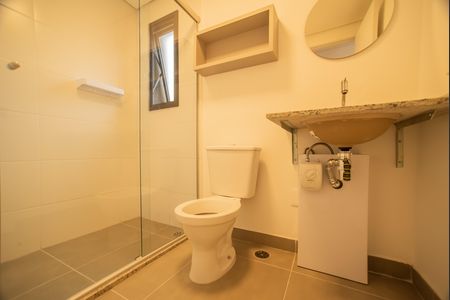 Banheiro de kitnet/studio para alugar com 1 quarto, 28m² em Vila Clementino, São Paulo