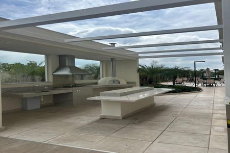 Apartamento à venda com 55m², 2 quartos e 1 vagaVaranda com piso de cerâmica, bancos de granito e fogão de gás.