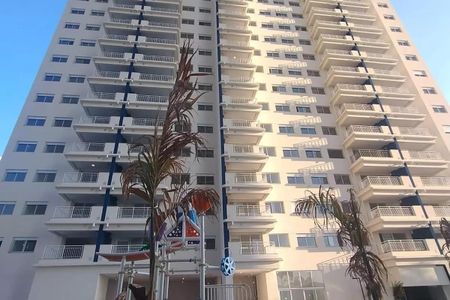 Apartamento à venda com 55m², 2 quartos e 1 vagaEdifício de apartamentos com varanda e piscina, com vista para o mar.