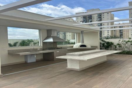 Apartamento à venda com 55m², 2 quartos e 1 vagaVaranda com pizzaria e vista para o prédio ao fundo.