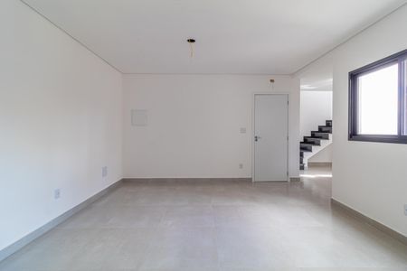 Apartamento à venda com 160m², 3 quartos e 2 vagasEspaço vazio com paredes brancas e piso de porcelanato.