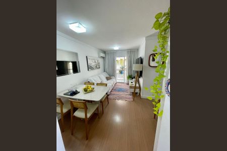 Sala de apartamento à venda com 3 quartos, 72m² em Piratininga, Niterói
