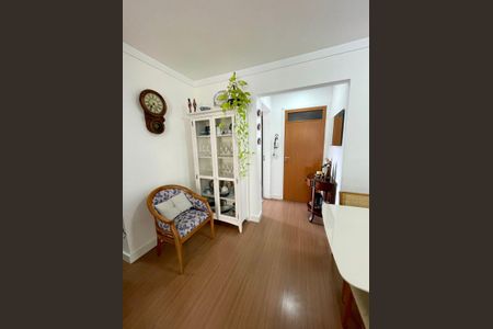 Sala de apartamento à venda com 3 quartos, 72m² em Piratininga, Niterói