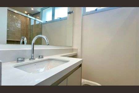 Apartamento à venda com 141m², 3 quartos e 1 vagaBanheiro da Suíte 3