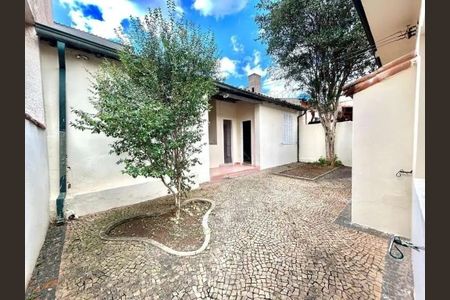 Casa para alugar com 300m², 3 quartos e 3 vagasQuintal
