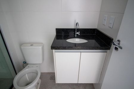 Apartamento para alugar com 61m², 2 quartos e 2 vagas Apartamento para alugar com 61m², 2 quartos e 2 vagasBanheiro