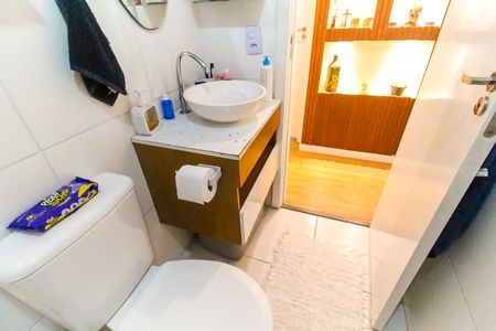 Apartamento à venda com 43m², 2 quartos e 1 vaga Apartamento à venda com 43m², 2 quartos e 1 vagaBanheiro