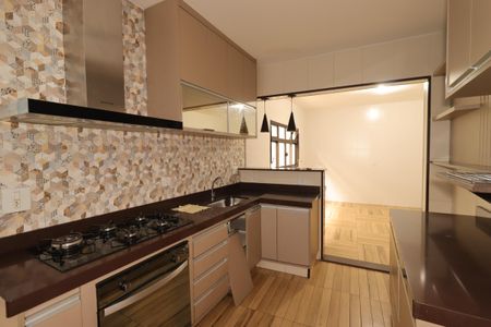 Casa à venda com 391m², 4 quartos e 3 vagasCozinha
