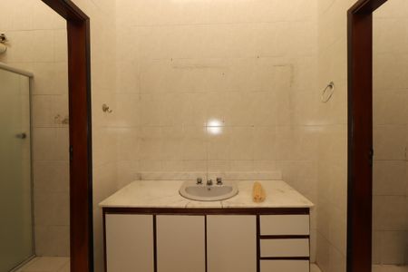 Casa à venda com 391m², 4 quartos e 3 vagasBanheiro Social
