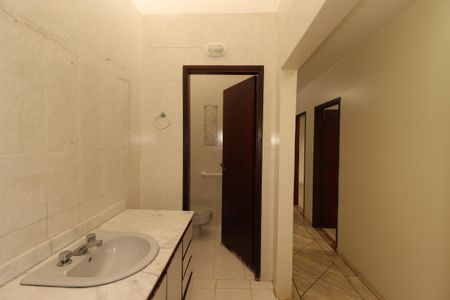 Casa à venda com 391m², 4 quartos e 3 vagasBanheiro Social