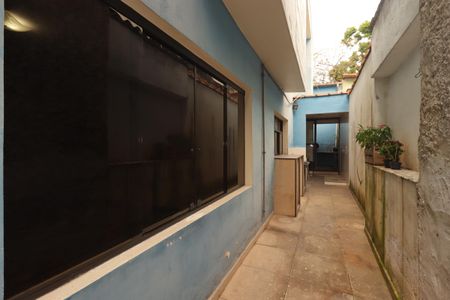 Casa à venda com 391m², 4 quartos e 3 vagasCorredor externo
