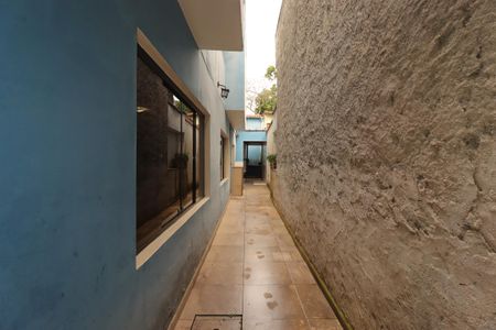 Casa à venda com 391m², 4 quartos e 3 vagasCorredor externo