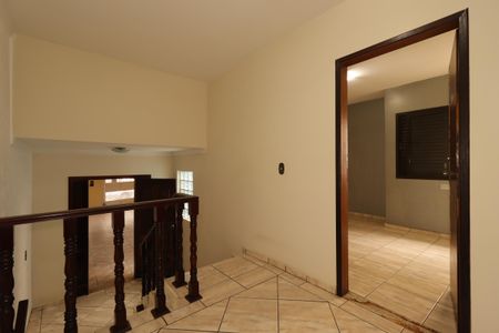 Casa à venda com 391m², 4 quartos e 3 vagasCorredor interno