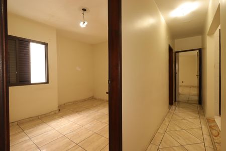 Casa à venda com 391m², 4 quartos e 3 vagasCorredor interno