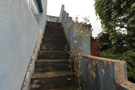 Casa à venda com 391m², 4 quartos e 3 vagasEscada para o Terraço