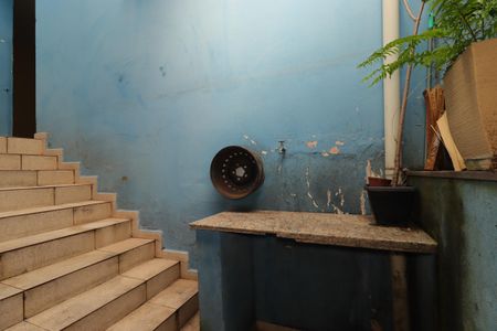 Casa à venda com 391m², 4 quartos e 3 vagasEscada para garagem