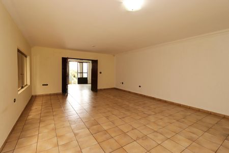 Casa à venda com 391m², 4 quartos e 3 vagasSala