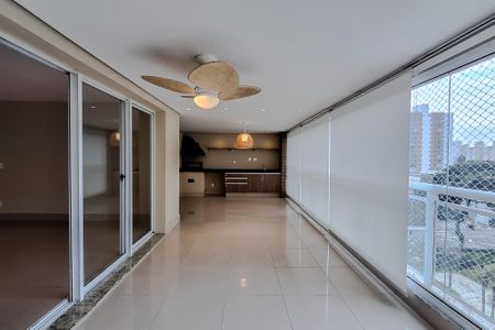 Apartamento à venda com 237m², 4 quartos e 5 vagas Apartamento à venda com 237m², 4 quartos e 5 vagasVaranda da Sala