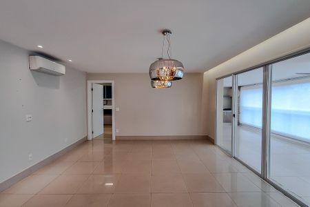 Apartamento à venda com 237m², 4 quartos e 5 vagas Apartamento à venda com 237m², 4 quartos e 5 vagasSala