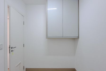 Apartamento à venda com 237m², 4 quartos e 5 vagas Apartamento à venda com 237m², 4 quartos e 5 vagasQuarto de Serviço