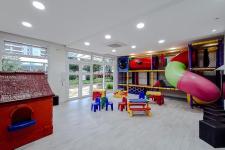 Apartamento à venda com 237m², 4 quartos e 5 vagas Apartamento à venda com 237m², 4 quartos e 5 vagasBrinquedoteca