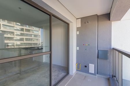 Varanda de kitnet/studio para alugar com 1 quarto, 27m² em Santo Amaro, São Paulo